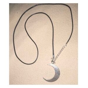 NWOT SILVER MOON NECKLACE WITH LEATHER ROPE!